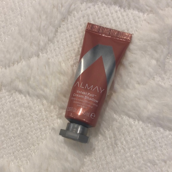 Almay Velvet Foil cream eyeshadow - Picture 1 of 5